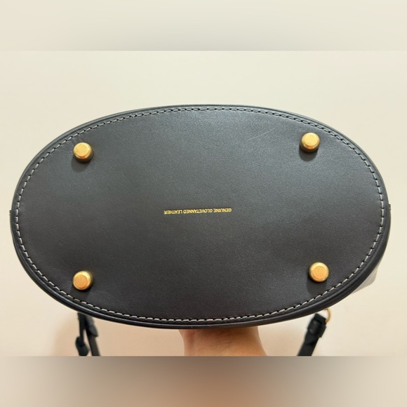 Coach Dakota Bucket bag GUC - Picture 7 of 7